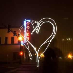 Meet your Posher, Gloria